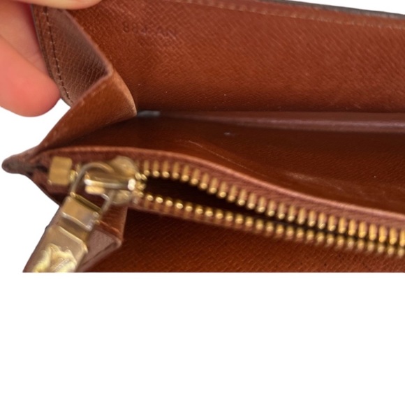 Authentic Louis Vuitton Sarah Wallet - Picture 7 of 10